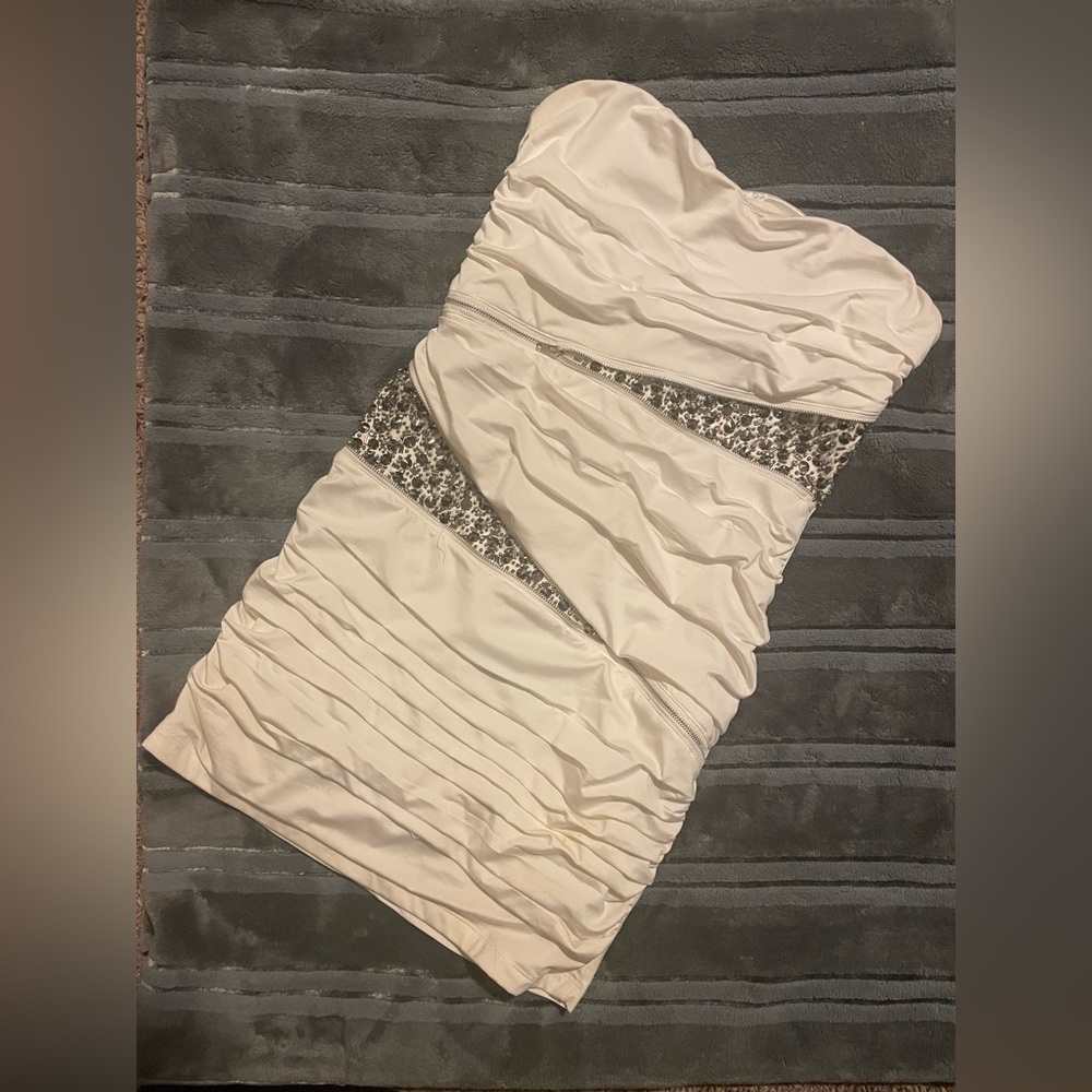 White strapless dress